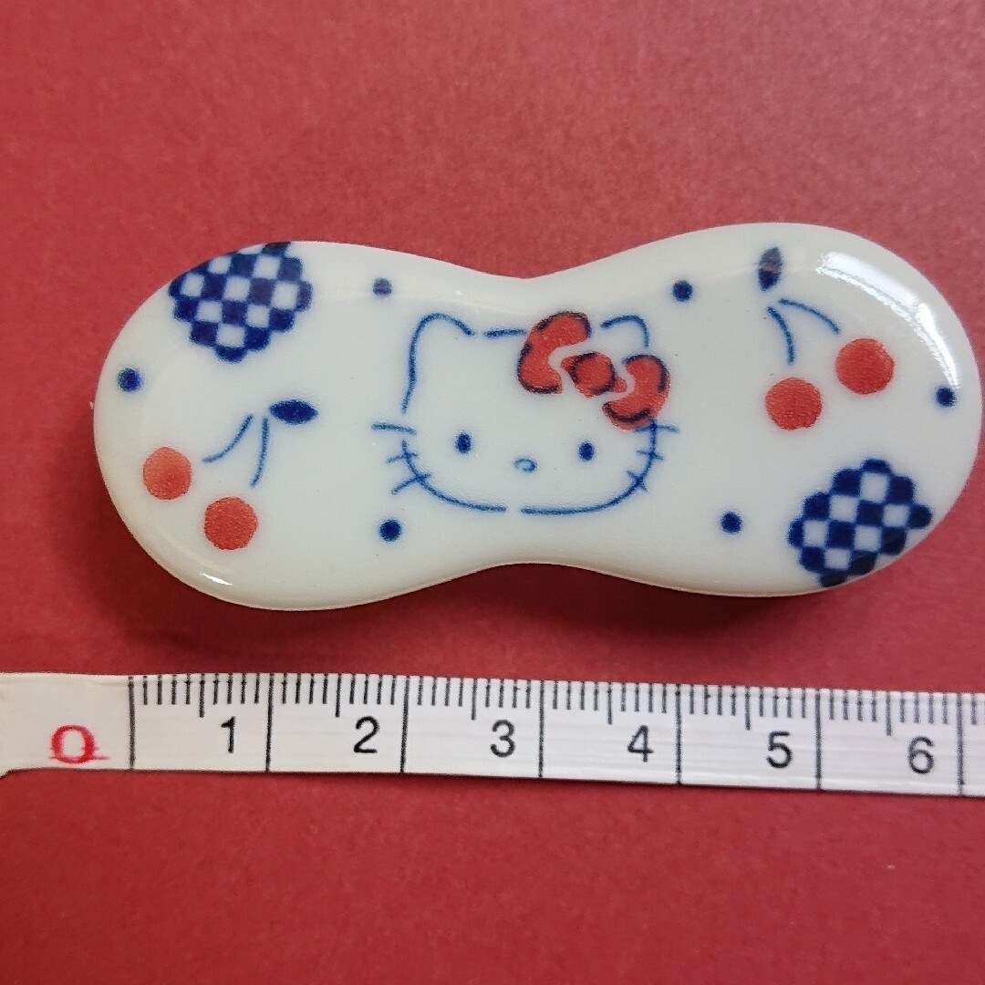 ハローキティ(ハローキティ)の[外箱なし/未使用] Sanrio ハローキティー 有田焼 ペア箸置きセット インテリア/住まい/日用品のキッチン/食器(食器)の商品写真