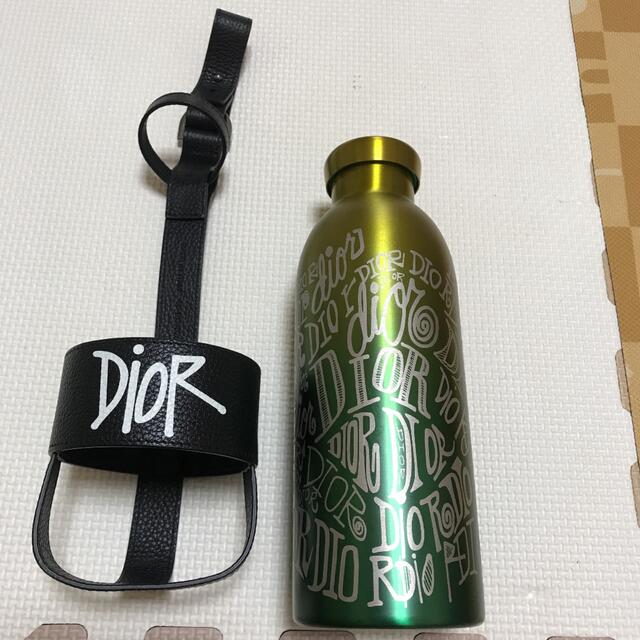 DIOR HOMME(ディオールオム)の水筒 ボトル ホルダー スチール&グレインドカーフスキン ショーン•ステューシー インテリア/住まい/日用品のキッチン/食器(タンブラー)の商品写真