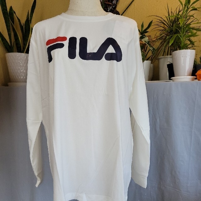 FILA(フィラ)のR73　FILA　長袖ＴシャツLサイズ　New　ホワイト レディースのトップス(Tシャツ(半袖/袖なし))の商品写真