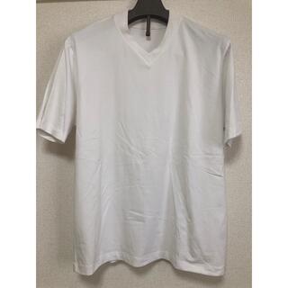 ジーユー(GU)のGU ホワイト　Vネックシャツ(Tシャツ/カットソー(半袖/袖なし))