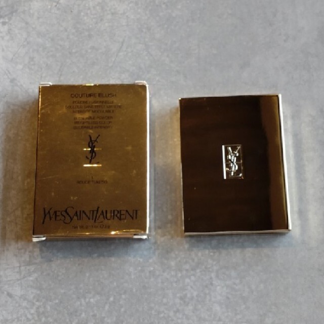 Yves Saint Laurent Beaute(イヴサンローランボーテ)のイヴ・サンローラン ブラッシュクチュール1 コスメ/美容のベースメイク/化粧品(チーク)の商品写真