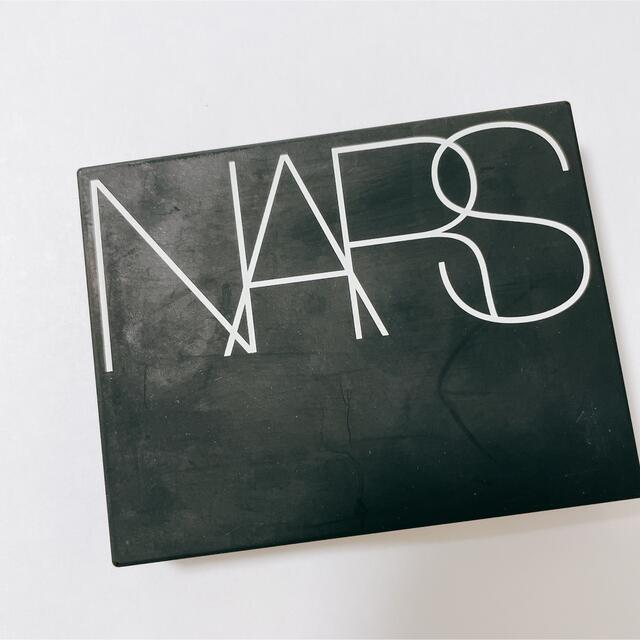 NARS(ナーズ)のNARS ライトリフレクティングセッティングパウダー プレスト 5894 コスメ/美容のベースメイク/化粧品(フェイスパウダー)の商品写真