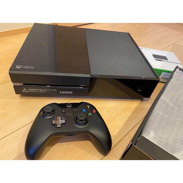 Xbox(エックスボックス)の値下げです。Xbox One + Kinect（Day Oneエディション） エンタメ/ホビーのゲームソフト/ゲーム機本体(家庭用ゲーム機本体)の商品写真