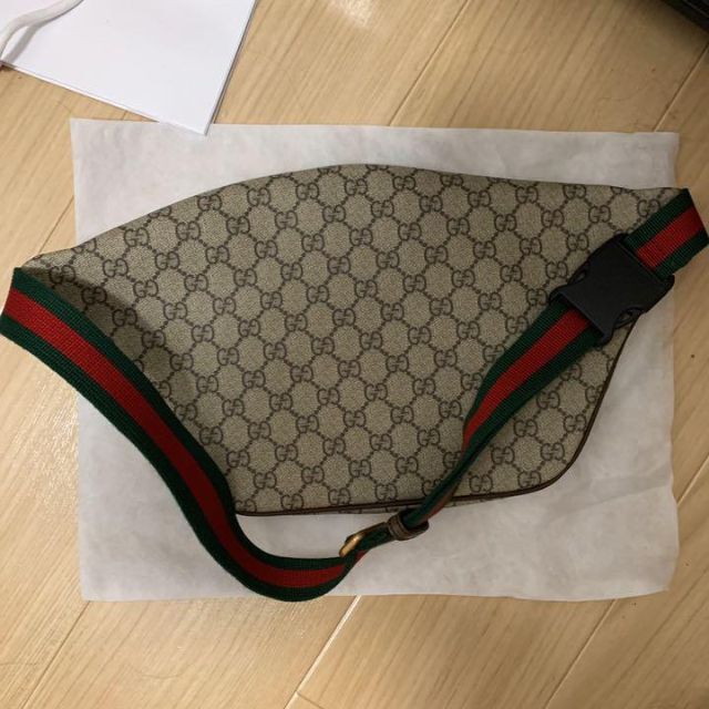 セール在庫 Gucci - グッチ ショルダーバッグ クーリエ GGスプリーム