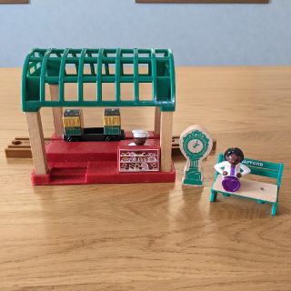 フィッシャープライス(Fisher-Price)のナップフォード駅(電車のおもちゃ/車)