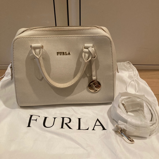 FURLA ハンドバッグレディース