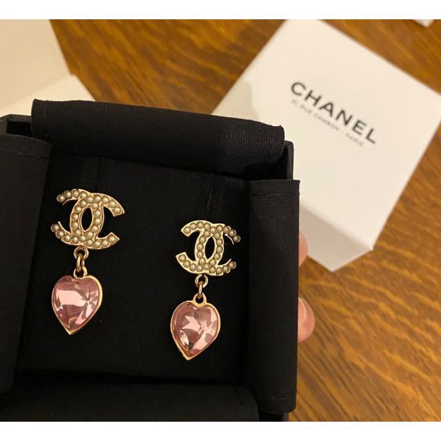 CHANEL クリスタル ハート ピアス-