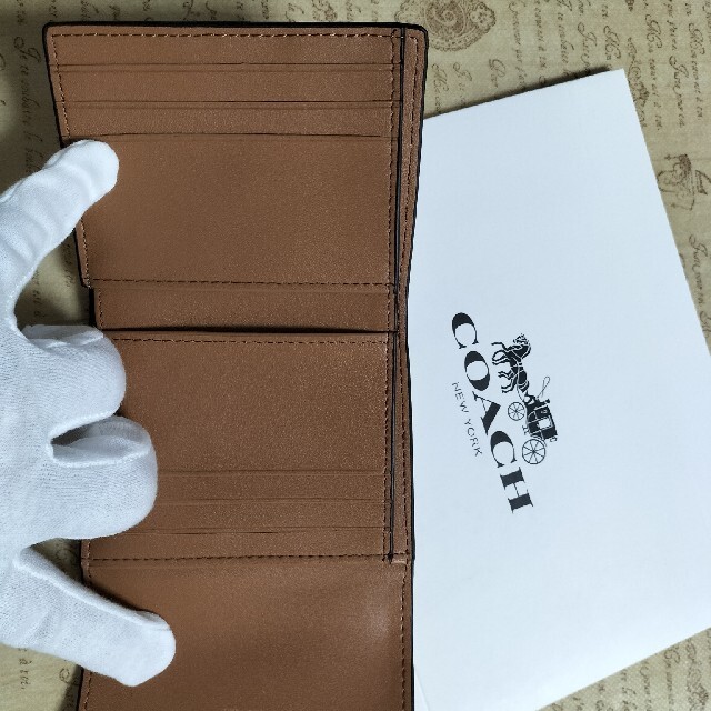 COACH(コーチ)の【新作】　かわいい　コーチ　折財布 レディースのファッション小物(財布)の商品写真