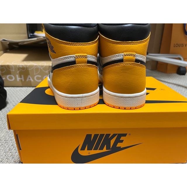 Nike Air Jordan 1 High OG "Taxi" 4