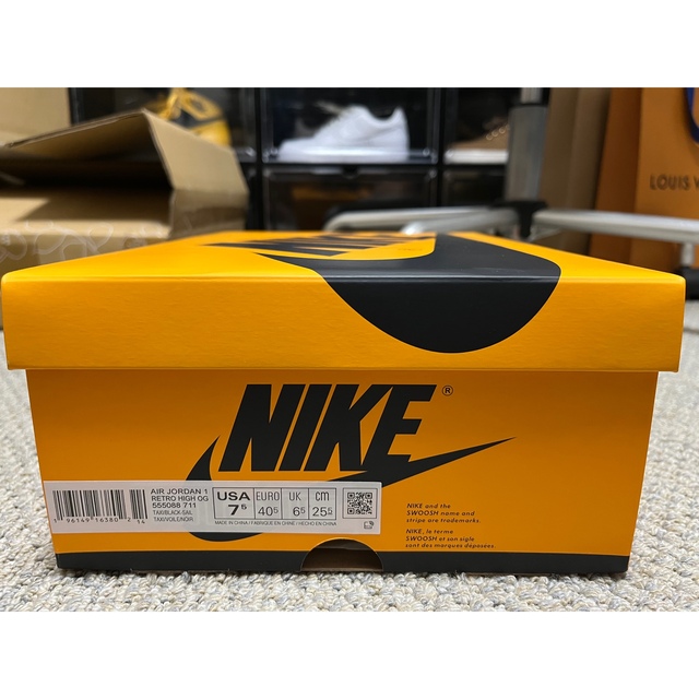 Nike Air Jordan 1 High OG "Taxi" 9