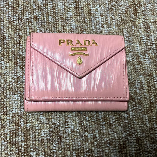 PRADA 三つ折りミニ財布 ピンク www.krzysztofbialy.com