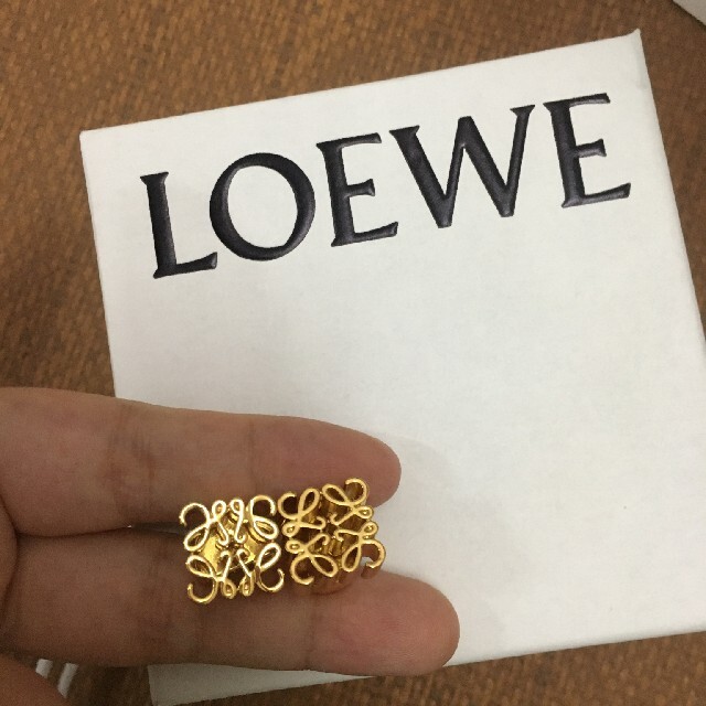 LOEWE - アクセサリー♦ロエベ ピアス - ゴールド アナグラム 美品 の通販 by 純子's shop｜ロエベならラクマ