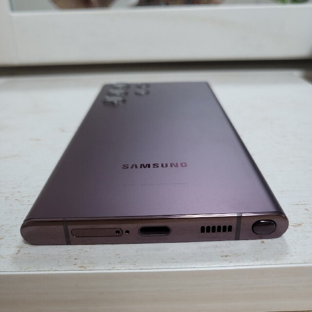 SAMSUNG(サムスン)のGalaxy S22 Ultra バーガンディー 256GB SIMフリー スマホ/家電/カメラのスマートフォン/携帯電話(スマートフォン本体)の商品写真