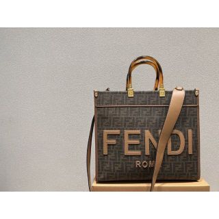 フェンディ ショルダーバッグの通販 5,000点以上 | FENDIを買うならラクマ