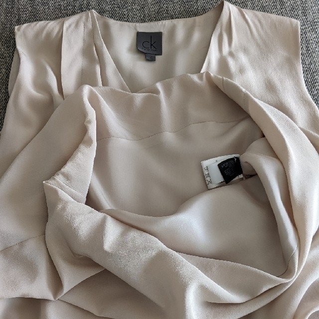 Calvin Klein(カルバンクライン)の【美品★未使用】総シルク✦✧インポート✧✦ レディースのワンピース(ひざ丈ワンピース)の商品写真