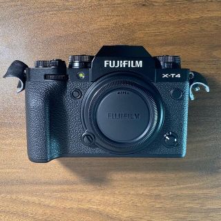 フジフイルム(富士フイルム)のFUJI FILM 充電式バッテリー X-T4 BLACK 保証書　外箱付(ミラーレス一眼)