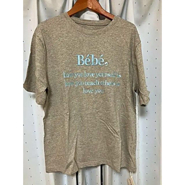 ★韓国ファッション bebe 刺繍ロゴ レディース 半袖Tシャツ グレー　灰色★ レディースのトップス(Tシャツ(半袖/袖なし))の商品写真