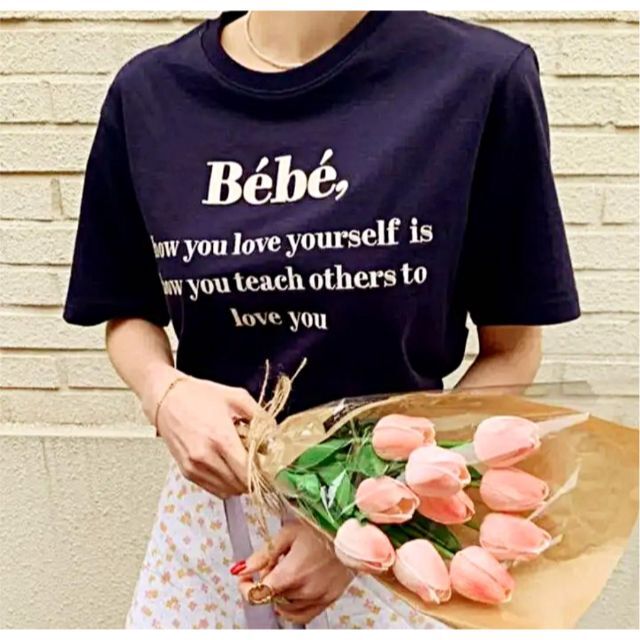 ★韓国ファッション bebe 刺繍ロゴ レディース 半袖Tシャツ ネイビー紺★ レディースのトップス(Tシャツ(半袖/袖なし))の商品写真