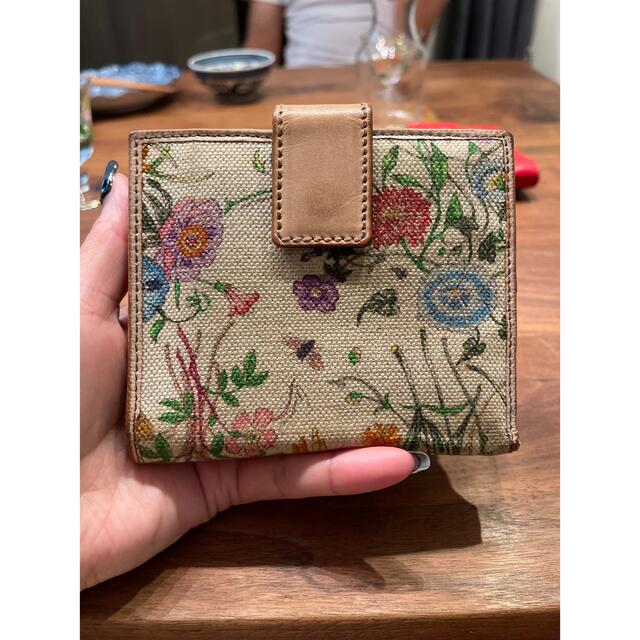 Gucci(グッチ)のグッチ　二つ折り財布 レディースのファッション小物(財布)の商品写真