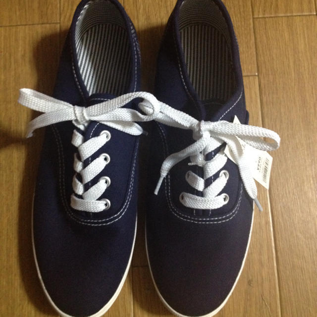 GU(ジーユー)の紺 スニーカー レディースの靴/シューズ(スニーカー)の商品写真