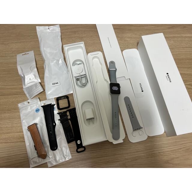 Apple Watch(アップルウォッチ)のApple watch series3 42mmモデル メンズの時計(腕時計(デジタル))の商品写真