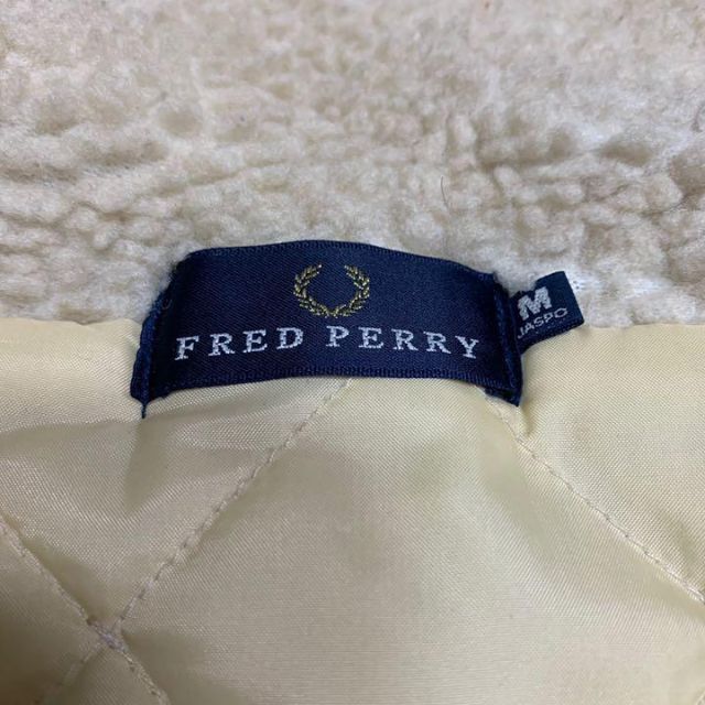 FRED PERRY(フレッドペリー)のFRED PERRY フレッドペリー ボアフリース コート フード ベージュ M メンズのジャケット/アウター(ダッフルコート)の商品写真