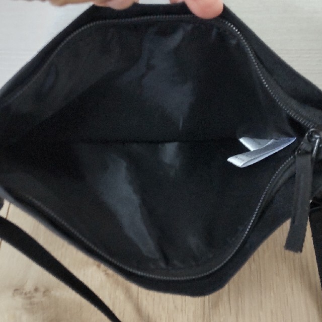 MUJI (無印良品)(ムジルシリョウヒン)の【美品】無印良品　ポーチとして使える撥水サコッシュ　ブラック レディースのバッグ(ショルダーバッグ)の商品写真
