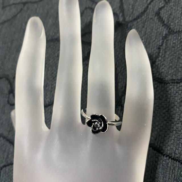 （1049）14号　黒バラ大人デザイン薔薇一粒スワロフスキーリング　指輪 レディースのアクセサリー(リング(指輪))の商品写真