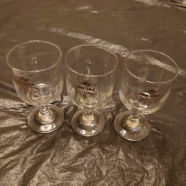 昭和レトロ キリンレモン ロゴ入 ワイングラス  3個セット エンタメ/ホビーのコレクション(ノベルティグッズ)の商品写真