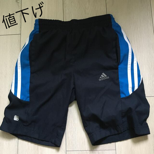 adidas(アディダス)のキッズ　ハーフパンツ キッズ/ベビー/マタニティのキッズ服男の子用(90cm~)(パンツ/スパッツ)の商品写真