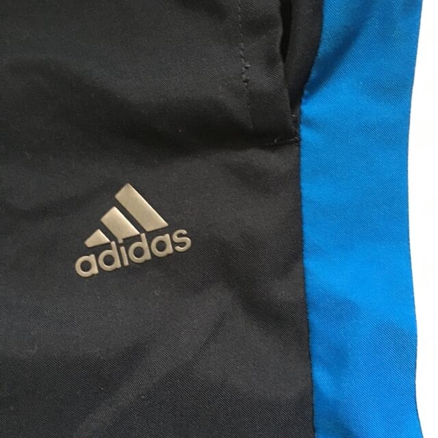 adidas(アディダス)のキッズ　ハーフパンツ キッズ/ベビー/マタニティのキッズ服男の子用(90cm~)(パンツ/スパッツ)の商品写真