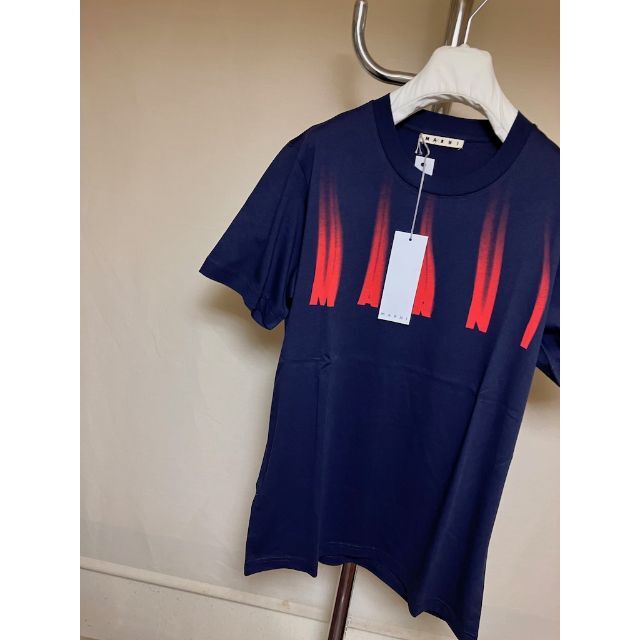 Marni(マルニ)の新品 48 21aw MARNI にじみロゴ Tシャツ 紺 2591 メンズのトップス(Tシャツ/カットソー(半袖/袖なし))の商品写真