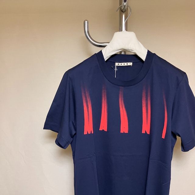 Marni(マルニ)の新品 48 21aw MARNI にじみロゴ Tシャツ 紺 2591 メンズのトップス(Tシャツ/カットソー(半袖/袖なし))の商品写真