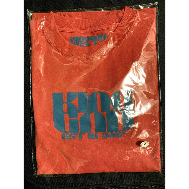 ライジングサンロックフェス限定　King Gnu Tシャツ コーラルレッドM メンズのトップス(Tシャツ/カットソー(半袖/袖なし))の商品写真