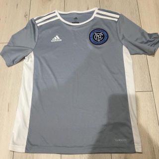 アディダス(adidas)のキッズ　サッカーユニフォーム(Tシャツ/カットソー)