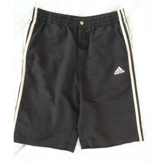 アディダス(adidas)の【美品】adidas　膝丈パンツ　Size　Ｌ　カラーブラック(ショートパンツ)