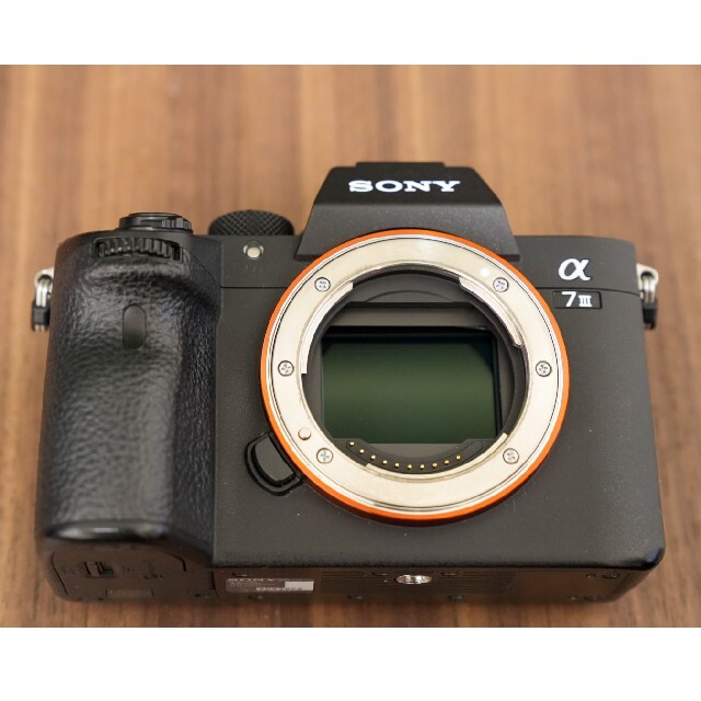 SONY(ソニー)の【美品】α7iii ボディ本体(箱付き) スマホ/家電/カメラのカメラ(ミラーレス一眼)の商品写真