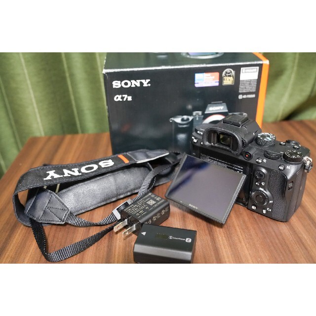 SONY(ソニー)の【美品】α7iii ボディ本体(箱付き) スマホ/家電/カメラのカメラ(ミラーレス一眼)の商品写真