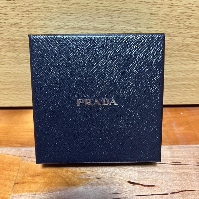 PRADA 二つ折り財布 ブラック