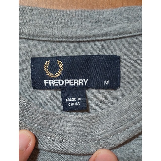 FRED PERRY(フレッドペリー)の【FREDPERRY】グレー　Tシャツ メンズのトップス(Tシャツ/カットソー(半袖/袖なし))の商品写真