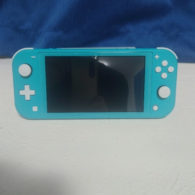 任天堂(ニンテンドウ)のNintendo switch lite 本体のみ　ターコイズブルー エンタメ/ホビーのゲームソフト/ゲーム機本体(携帯用ゲーム機本体)の商品写真