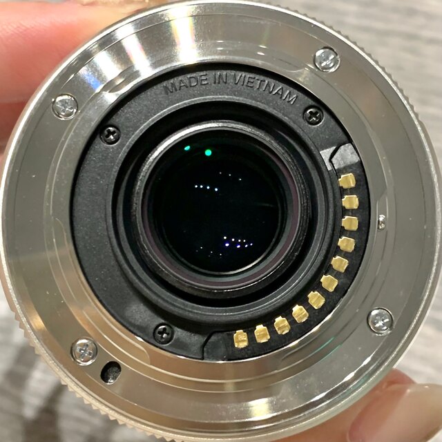 OLYMPUS(オリンパス)のオリンパス M.ZUIKO DIGITAL 17mm F1.8 シルバー 箱あり スマホ/家電/カメラのカメラ(レンズ(単焦点))の商品写真