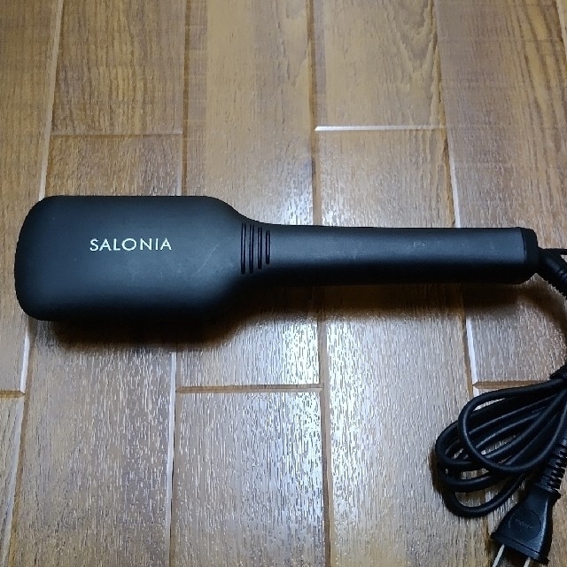 サロニア ストレートヒートブラシ SL-012BK スマホ/家電/カメラの美容/健康(ヘアアイロン)の商品写真