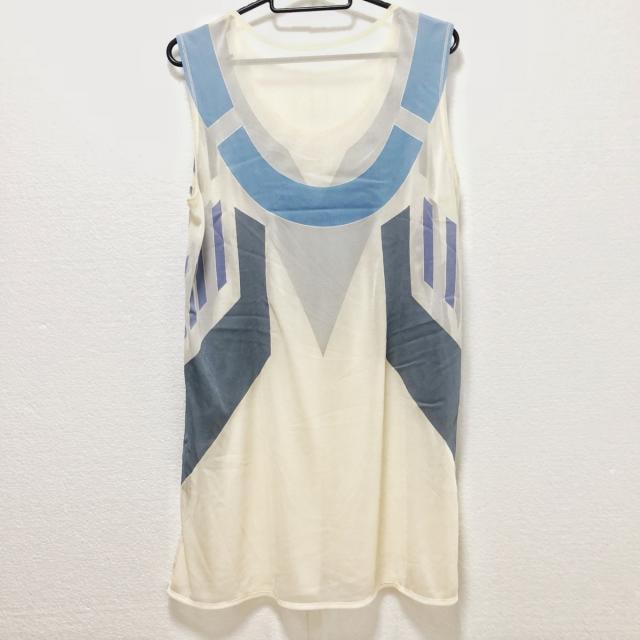 ISSEY MIYAKE(イッセイミヤケ)のイッセイミヤケ タンクトップ サイズ2 M レディースのトップス(タンクトップ)の商品写真