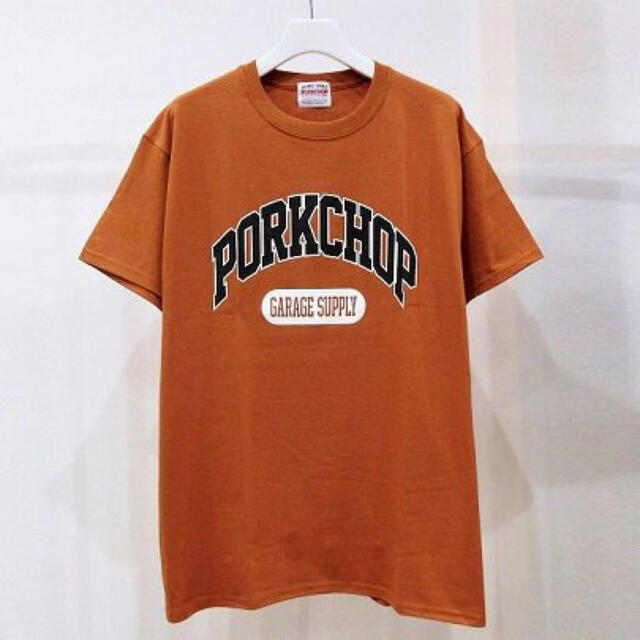 NEIGHBORHOOD(ネイバーフッド)のポークチョップガレージサプライ　カレッジＴシャツ　オレンジ　Ｌサイズ　新品 メンズのトップス(Tシャツ/カットソー(半袖/袖なし))の商品写真