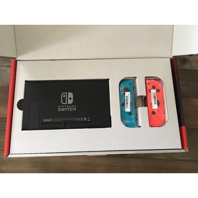 Nintendo Switch(ニンテンドースイッチ)の脳トレとセットで。Nintendo Switch ネオンブルー/(R) ネオ エンタメ/ホビーのゲームソフト/ゲーム機本体(家庭用ゲーム機本体)の商品写真