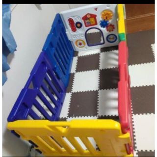 ニホンイクジ(日本育児)の28日まで値下げ！ミュージカルキッズランドDX ベビーサークル6枚(ベビージム)