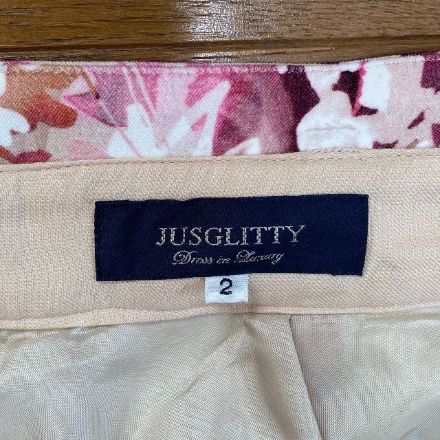 JUSGLITTY(ジャスグリッティー)のジャスグリッティー ベルト付グラデフラワースカート レディースのスカート(ひざ丈スカート)の商品写真