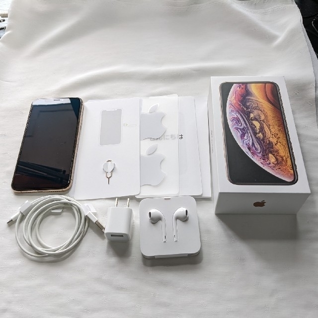 アップル iPhoneXS 64GB Gold スマホ/家電/カメラのスマートフォン/携帯電話(スマートフォン本体)の商品写真