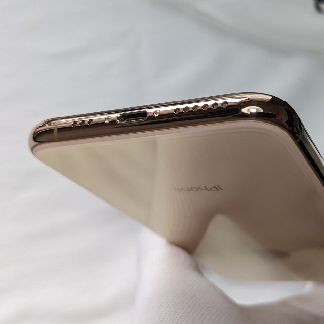 アップル iPhoneXS 64GB Gold スマホ/家電/カメラのスマートフォン/携帯電話(スマートフォン本体)の商品写真